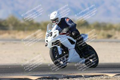 media/Dec-07-2025-CVMA (Sun) [[3e7d2de5dc]]/Race 12- Formula 40 MW and LW/